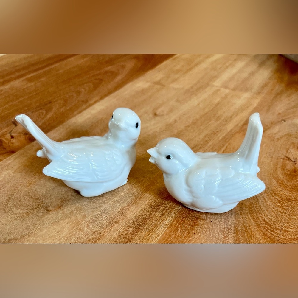 Vintage Japanese Porcelain Bird Figurine Pair